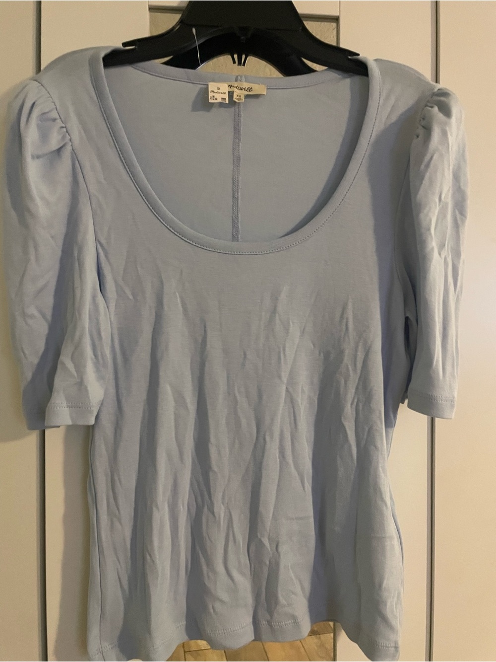 New Maxwelll Sz. XS Classic Scoop Neck Puff Sleeve Top - Light Blue